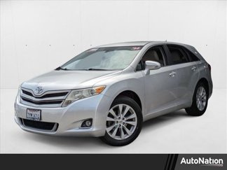 Used 2014 Toyota Venza LE image 1