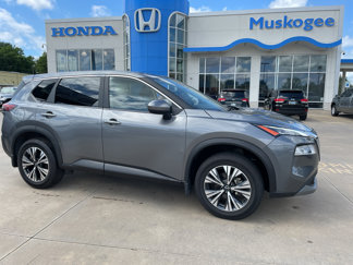 Used 2023 Nissan Rogue SV image 1
