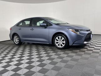Used 2021 Toyota Corolla LE image 1
