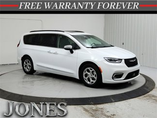 Used 2023 Chrysler Pacifica Limited image 1
