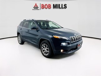 Used 2018 Jeep Cherokee Latitude Plus w/ Cold Weather Group image 1