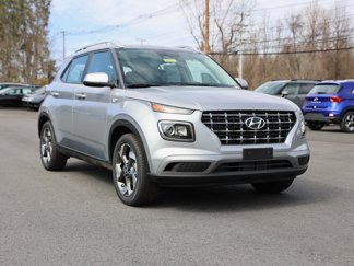 Used 2025 Hyundai Venue SEL image 1