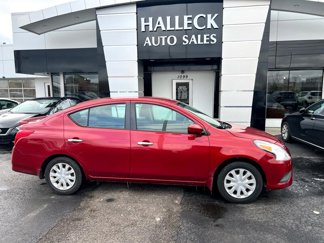 Used 2015 Nissan Versa SV image 1