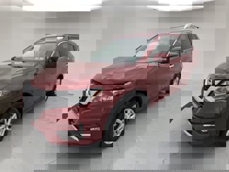 Used 2017 Nissan Rogue SV image 1