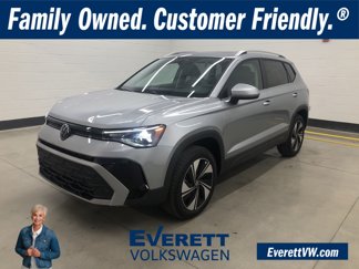 New 2025 Volkswagen Taos SE image 1