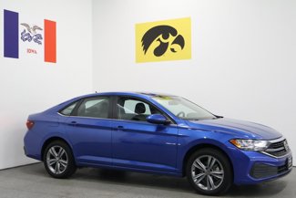 Used 2022 Volkswagen Jetta SE image 1