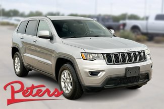 Used 2020 Jeep Grand Cherokee Laredo image 1