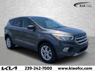 Used 2019 Ford Escape SE image 1