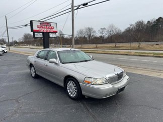 Used 2003 Lincoln Town Car Executive image 1