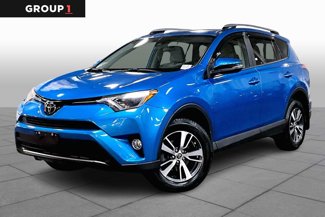 Used 2017 Toyota RAV4 XLE image 1