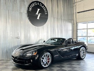 Used 2004 Dodge Viper SRT-10 image 1
