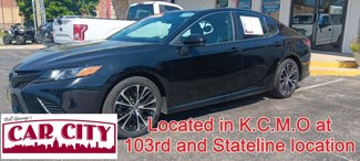 Used 2018 Toyota Camry SE image 1