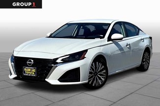 Used 2023 Nissan Altima 2.5 SV image 1