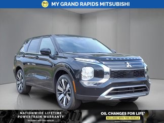 New 2025 Mitsubishi Outlander SE image 1