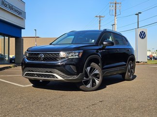 New 2024 Volkswagen Taos SE image 1