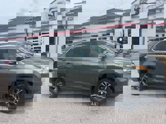 Used 2016 Toyota Highlander XLE image 1
