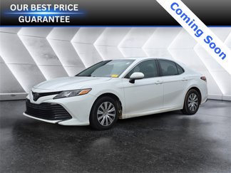 Used 2018 Toyota Camry L image 1