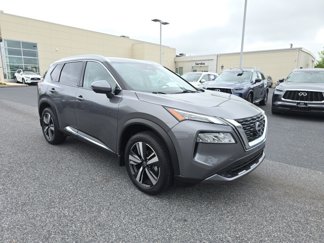 Used 2023 Nissan Rogue SL image 1