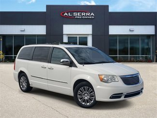 Used 2013 Chrysler Town & Country Touring-L w/ Driver Convenience Group image 1