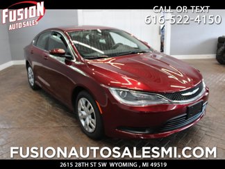 Used 2015 Chrysler 200 LX image 1