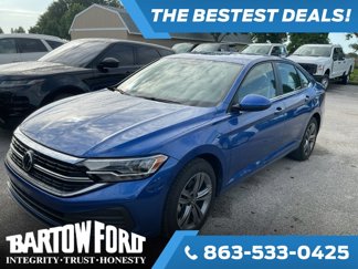 Used 2022 Volkswagen Jetta SE image 1