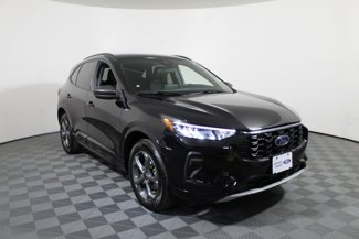 Used 2023 Ford Escape ST-Line image 1