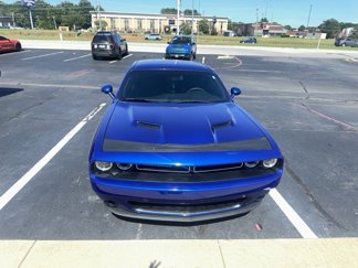 Used 2019 Dodge Challenger SXT image 1