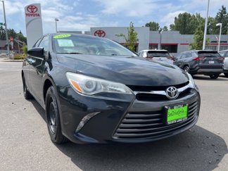 Used 2015 Toyota Camry LE image 1