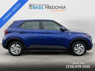 Used 2022 Hyundai Venue SE image 1
