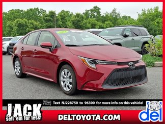 Certified 2022 Toyota Corolla LE image 1