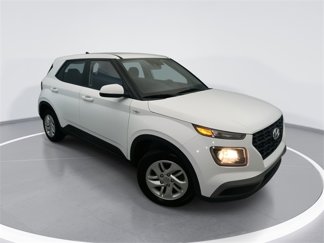 Used 2021 Hyundai Venue SE image 1