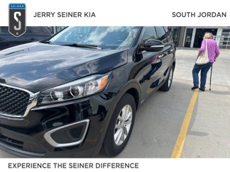 Used 2016 Kia Sorento LX w/ LX Convenience Package image 1