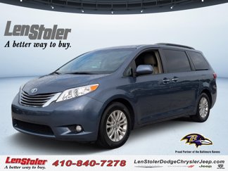 Used 2017 Toyota Sienna XLE image 1