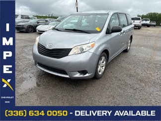 Used 2015 Toyota Sienna L image 1