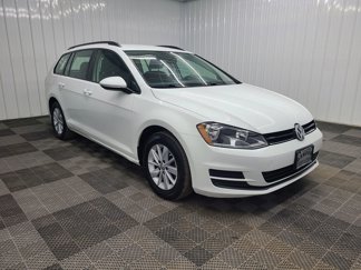 Used 2017 Volkswagen Golf S image 1