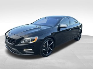 Used 2016 Volvo S60 T5 R-Design image 1