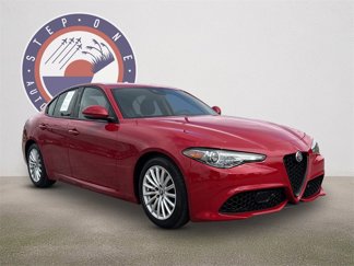 Used 2023 Alfa Romeo Giulia Sprint image 1