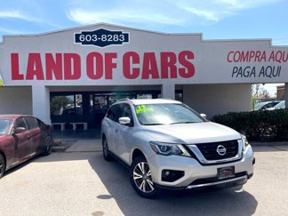 Used 2019 Nissan Pathfinder SV image 1