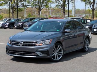 Used 2018 Volkswagen Passat 2.0T R-Line image 1