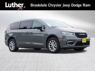 New 2025 Chrysler Pacifica Select image 1