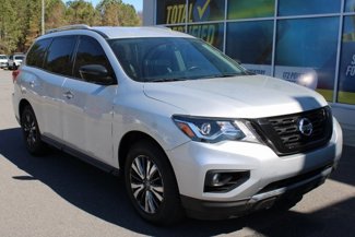 Used 2020 Nissan Pathfinder SL image 1