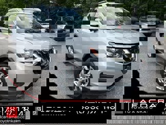 Used 2017 Nissan Rogue SV image 1