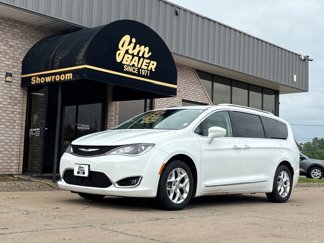Used 2020 Chrysler Pacifica Touring-L Plus w/ Tire & Wheel Group image 1