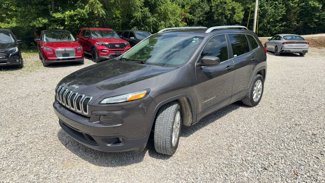 Used 2018 Jeep Cherokee Latitude Plus w/ Cold Weather Group image 1