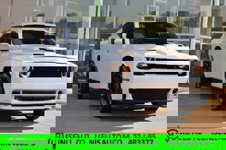 Used 2021 Dodge Challenger SXT image 1