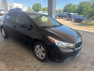 Used 2018 Kia Forte LX image 1