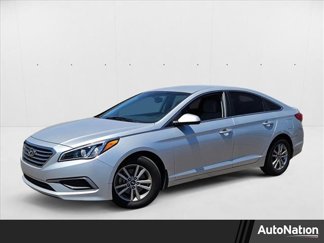 Used 2017 Hyundai Sonata SE image 1