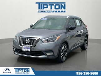 Used 2020 Nissan Kicks SR image 1