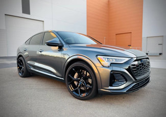 Used 2024 Audi Q8 e-tron Premium image 1