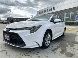 Used 2022 Toyota Corolla LE image 1